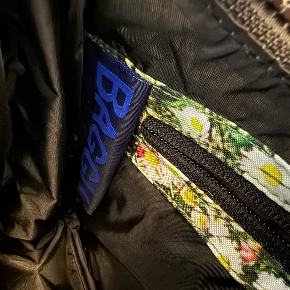 Baggu Mini Nylon Shoulder Bag in Daisy / Floral Purse Handbag - Picture 12 of 12